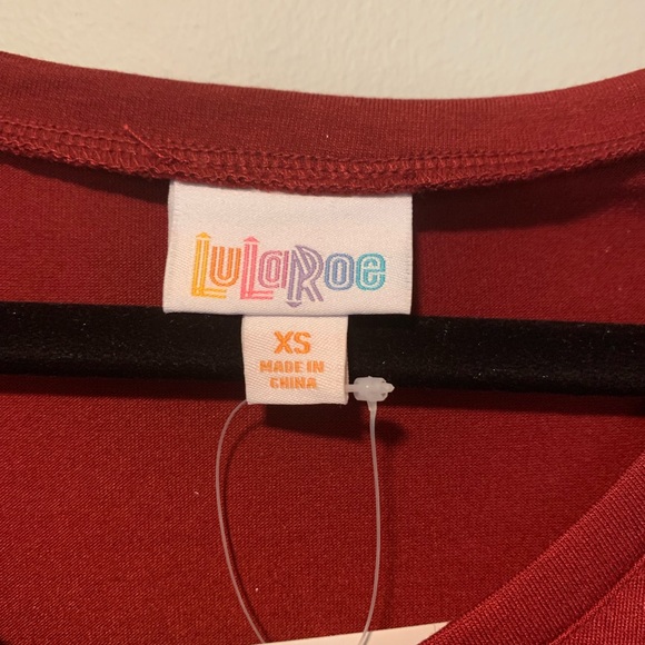 NEW LuLaRoe Elizabeth Women’s Top Sz XS - Picture 3 of 6